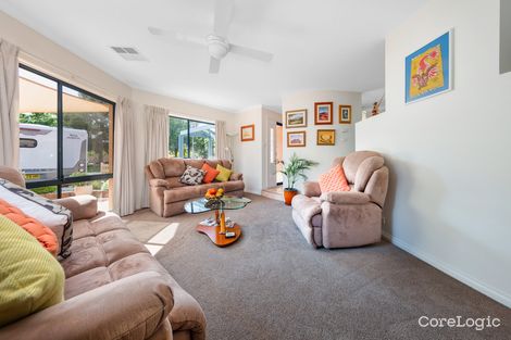 Property photo of 4 Waterview Gardens Jerrabomberra NSW 2619