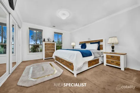 Property photo of 4 Hawkshead Place Cranbourne North VIC 3977