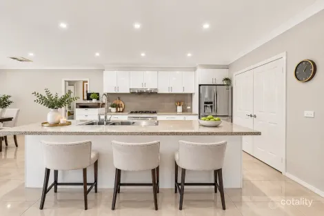 Property photo of 4 Hawkshead Place Cranbourne North VIC 3977