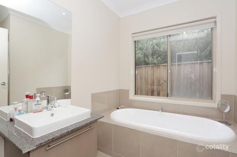 Property photo of 25 Oak Leaf Street Greenvale VIC 3059