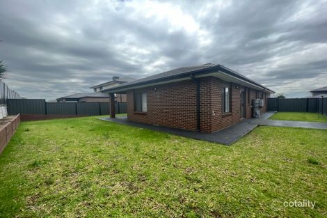Property photo of 66 Riverside Drive Craigieburn VIC 3064