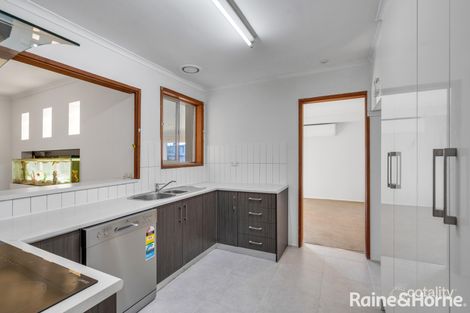 Property photo of 3 Light Court Sunbury VIC 3429