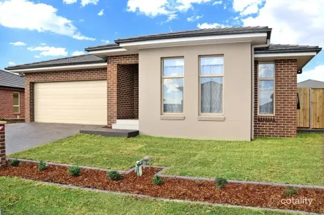 11 Stapleton Ave, Colebee, NSW 2761