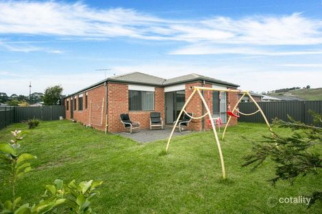 Property photo of 2 Cherry Blossom Chase Pakenham VIC 3810