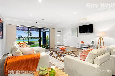Property photo of 51 Waterside Drive Waterways VIC 3195