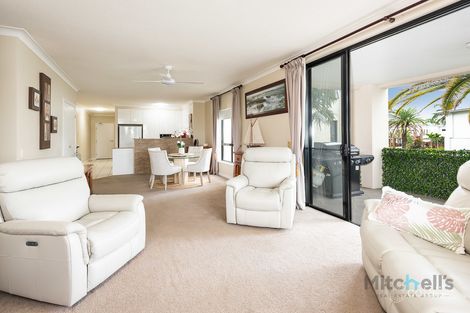 Property photo of 7010 Phoenix Palms Drive Hope Island QLD 4212