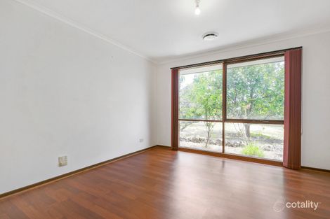 Property photo of 4 Dalry Close Endeavour Hills VIC 3802