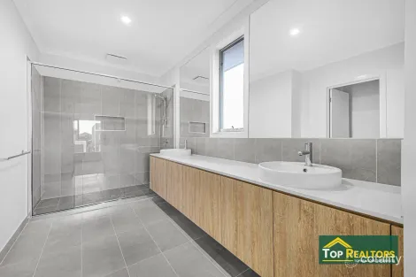 Property photo of 177 Frontier Avenue Aintree VIC 3336