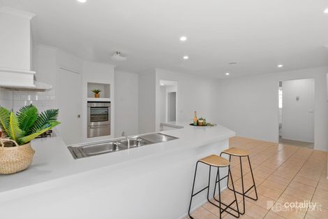 Property photo of 16 Ashton Rise Narre Warren South VIC 3805