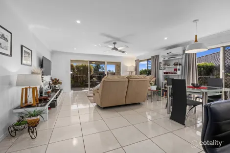 Property photo of 27 Bowerbird Street Deebing Heights QLD 4306