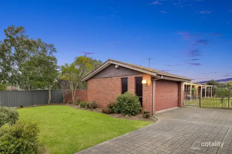 12 Dunvegan Dr, Kurunjang, VIC 3337