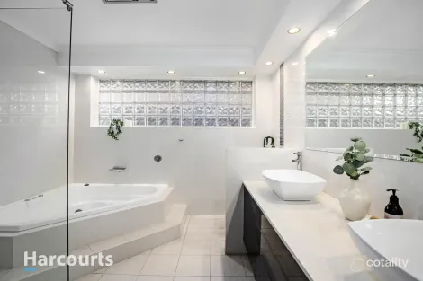 Property photo of 5 Pinto Place St Clair NSW 2759