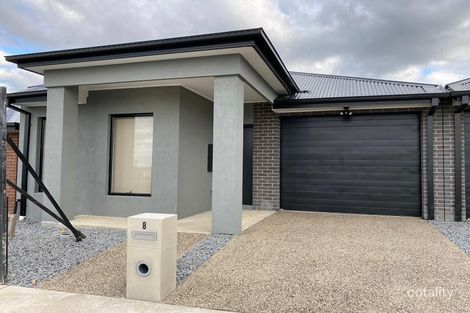 Property photo of 8 Frangipani Way Mickleham VIC 3064