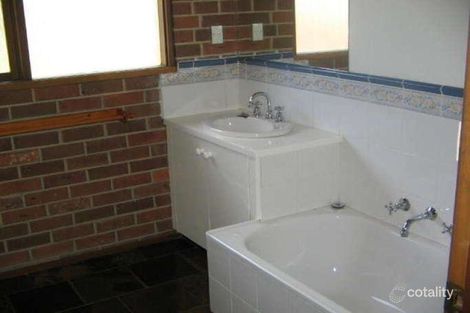 Property photo of 17 Pentland Court Glen Waverley VIC 3150