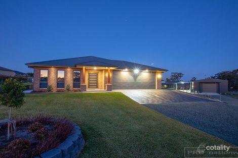 Property photo of 17 Carnival Close Windella NSW 2320