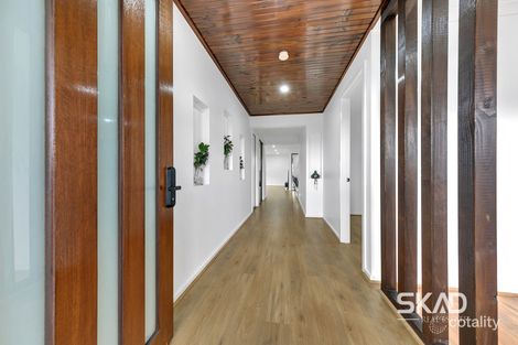 Property photo of 431 Brookfield Boulevard Craigieburn VIC 3064