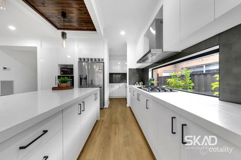 Property photo of 431 Brookfield Boulevard Craigieburn VIC 3064