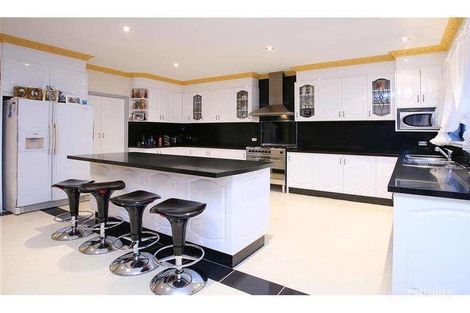 Property photo of 5 Howe Court Bundoora VIC 3083