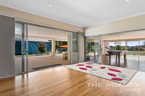 16 Strawberry Hill Dr, Gidgegannup, WA 6083