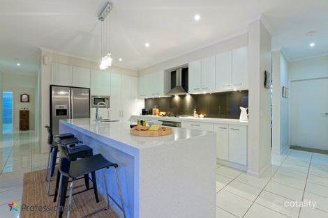 Property photo of 3 Lakeview Terrace Murrumba Downs QLD 4503