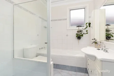 Property photo of 11 Windsor Parade North Narrabeen NSW 2101