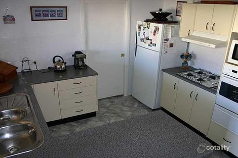 Property photo of 10 Tubbo Crescent Griffith NSW 2680