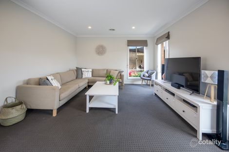 Property photo of 6 Octagonal Court New Gisborne VIC 3438