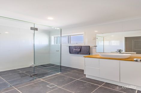 Property photo of 28 Park Avenue Broadbeach Waters QLD 4218