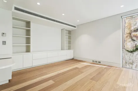 Property photo of 102/11 Esplanade Elizabeth Bay NSW 2011