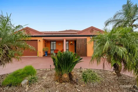 13 MALLARD ST, BERWICK, VIC 3806