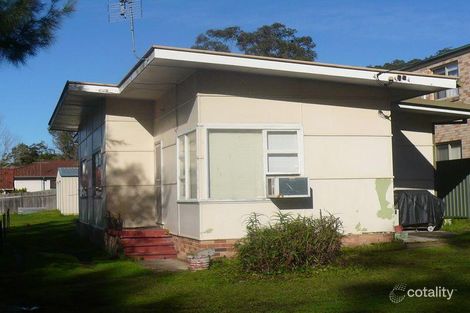 6 Takari Ave, Point Clare, NSW 2250