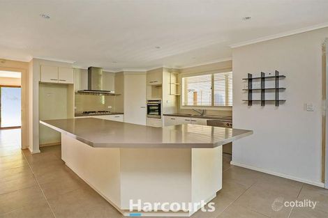 Property photo of 8 Inverness Close Pakenham VIC 3810