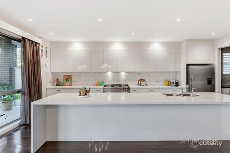 Property photo of 32 Laurence Avenue Airport West VIC 3042
