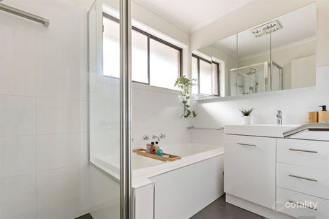 Property photo of 1/587 High Street Road Mount Waverley VIC 3149