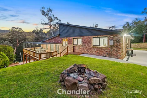 10 Banool Rd, Selby, VIC 3159