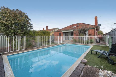 Property photo of 33 Field Street McKinnon VIC 3204