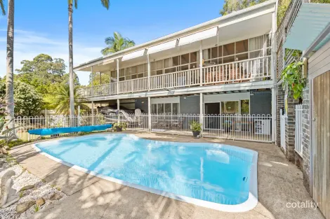 Property photo of 36 Karoola Crescent Surfside NSW 2536