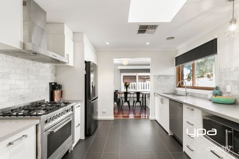 Property photo of 21 Heysen Drive Sunbury VIC 3429
