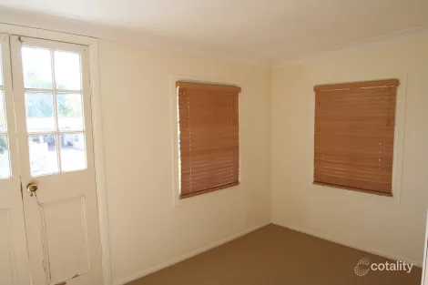 Property photo of 70 Baker Street Emerald QLD 4720