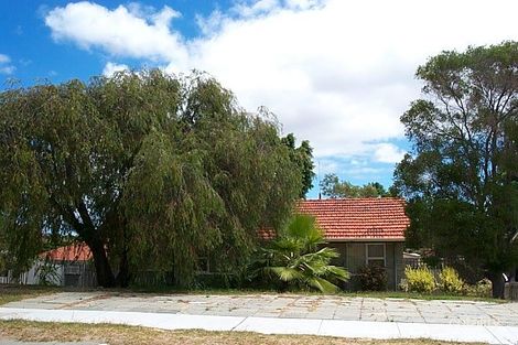 19 Oldfield Rd, Girrawheen, WA 6064