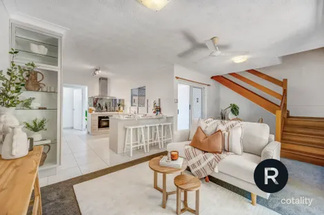 Property photo of 2/20 Carr Street Hermit Park QLD 4812