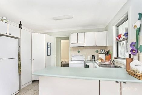 Property photo of 21 Ocean Street Budgewoi NSW 2262