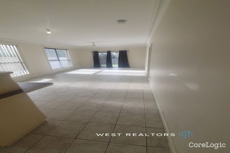 Property photo of 2 Maitland Place Caroline Springs VIC 3023