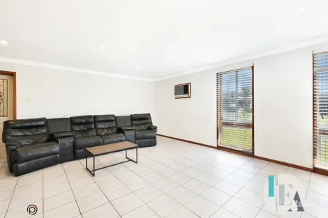 Property photo of 4 Summerfield Place Barrack Heights NSW 2528