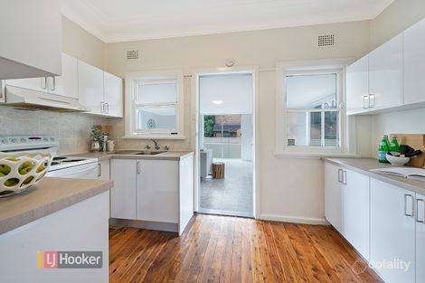 Property photo of 5 Portia Road Toongabbie NSW 2146