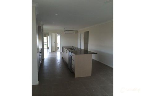 92 Cordeaux Cres, Redbank Plains, QLD 4301