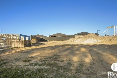 Property photo of 4 Daisy Loop Googong NSW 2620