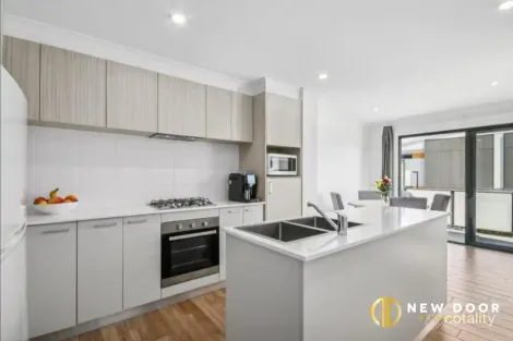 Property photo of 32 Bon Scott Crescent Moncrieff ACT 2914