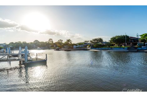 21 Vaggelas Cres, Biggera Waters, QLD 4216