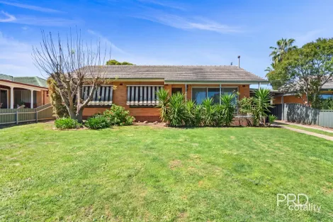 23 Nixon Cres, Tolland, NSW 2650
